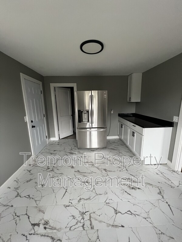 Building Photo - 2512 Campbell St