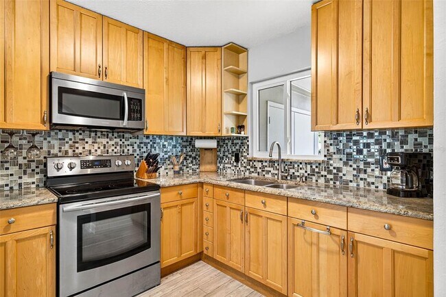 Building Photo - 5519 Commonwealth Ave N