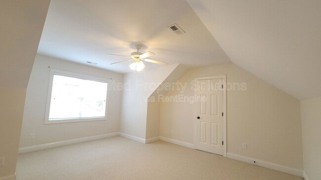 Building Photo - 5013 Gorham Ave