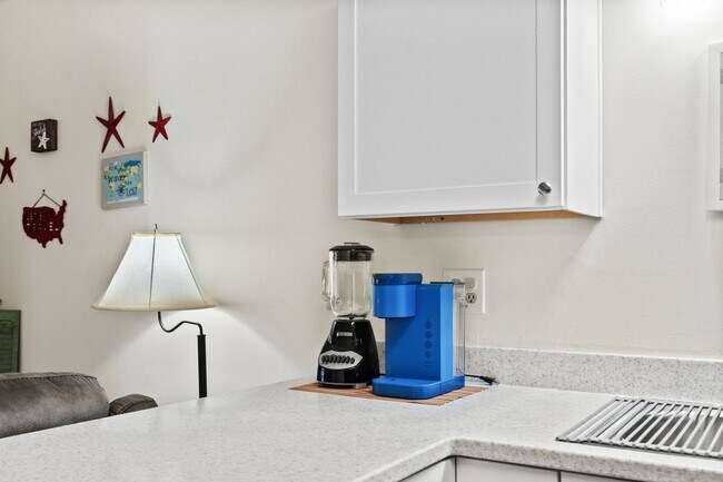 Building Photo - 1890E Auburn Ln