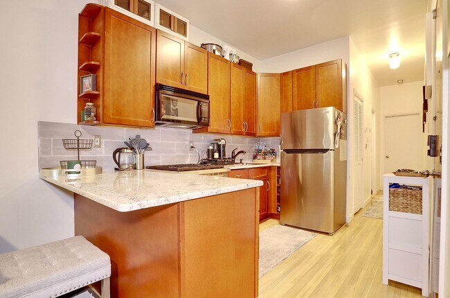 Building Photo - 554 Observer Hwy