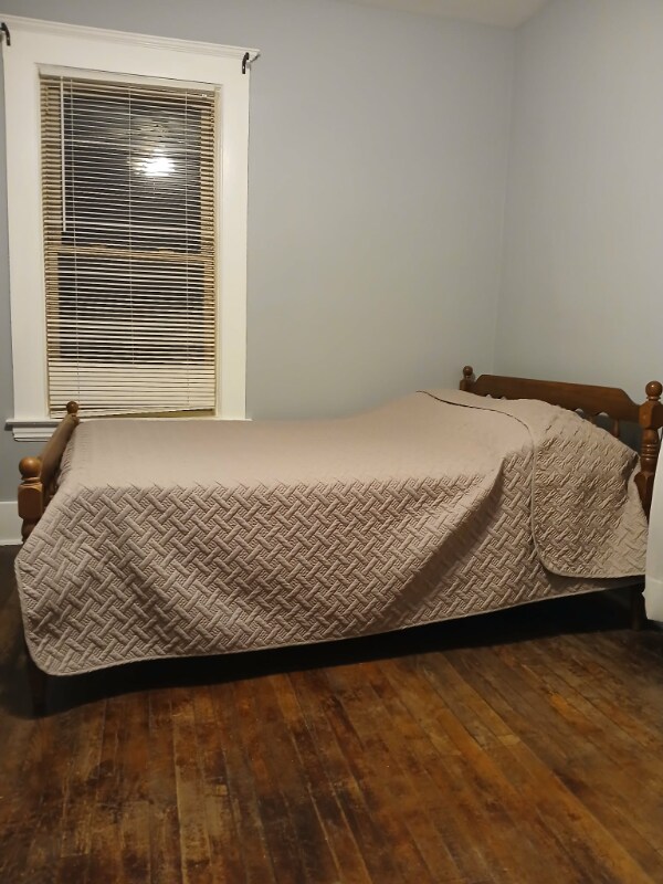 Building Photo - 315 Boyden St