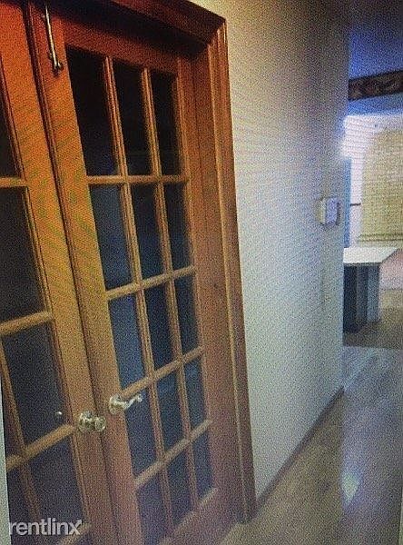 Building Photo - 2424 Oakmere Dr