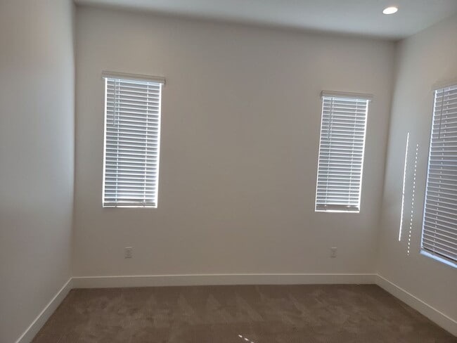 Building Photo - Brand New 3 Bedroom Home in Hidden Valley!