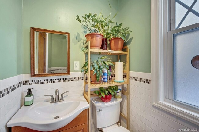 Building Photo - 5625 Post Rd