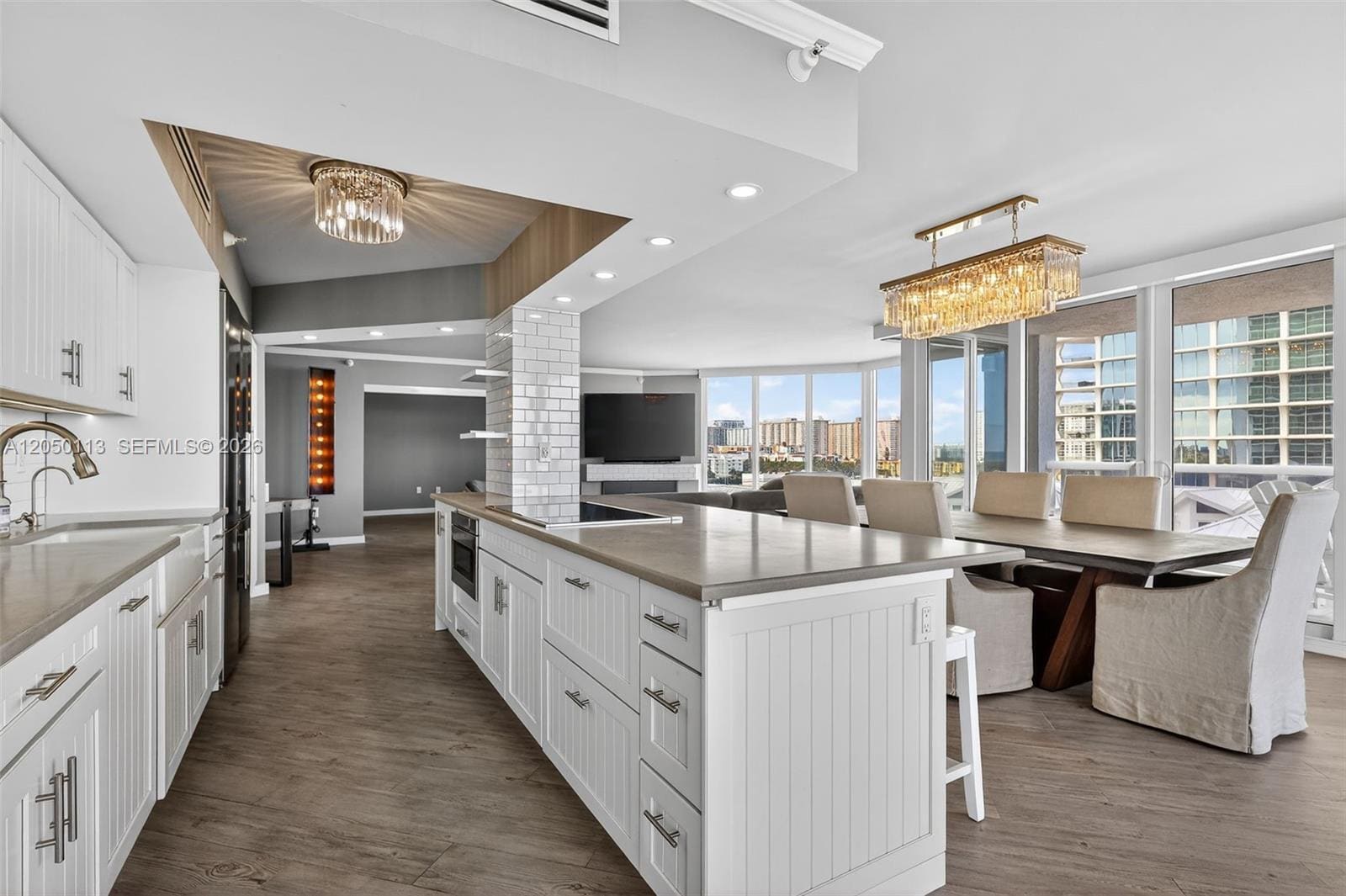 Building Photo - 16711 Collins Ave