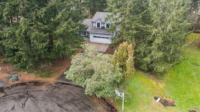 Building Photo - MOVE IN READY! Lake Forest home - 3 bedrooms - North Thurston School District