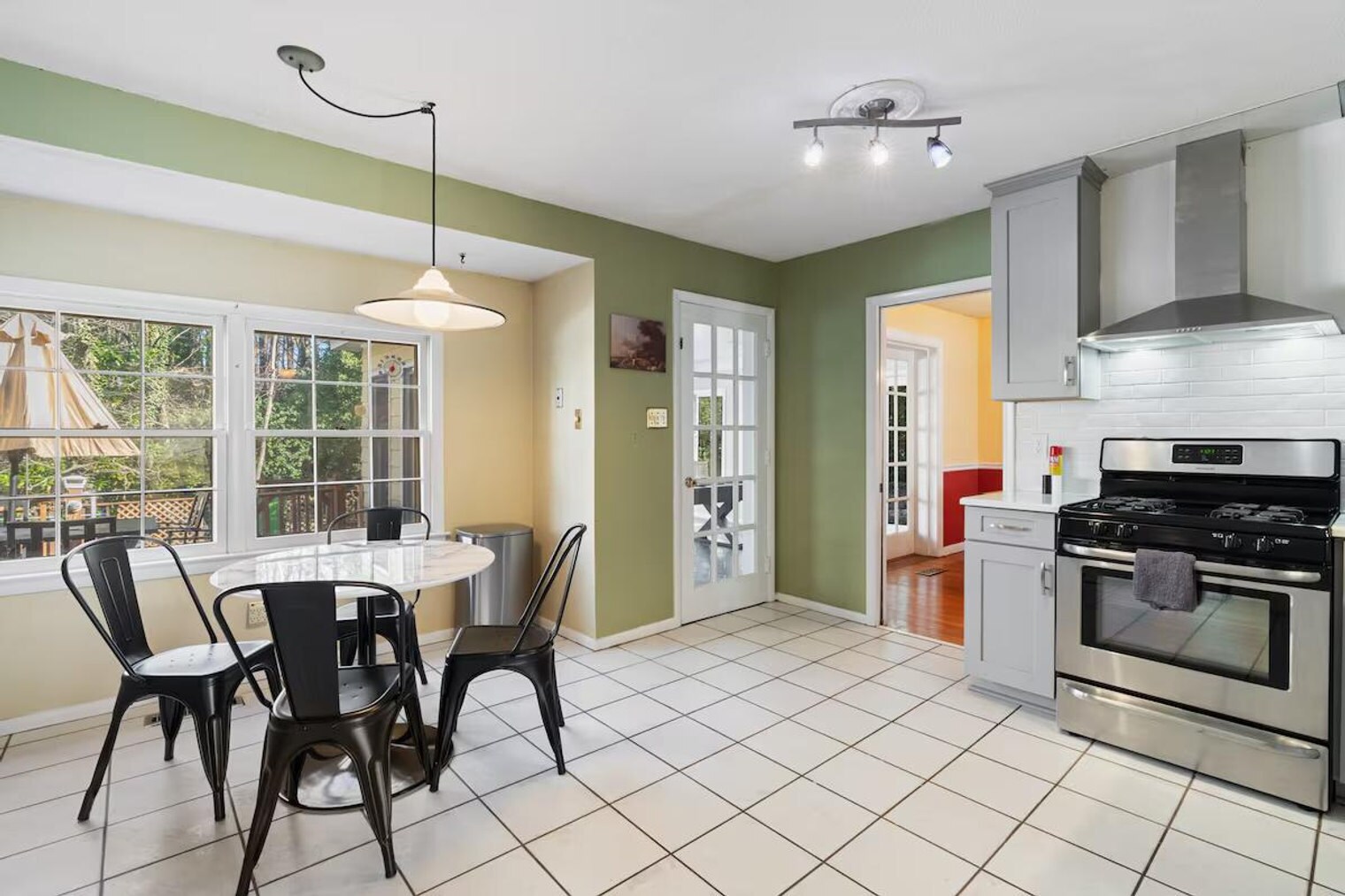 Building Photo - 710 SE Maynard Rd