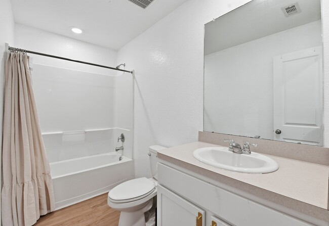 Building Photo - 14427 Woodcott Warren Wy