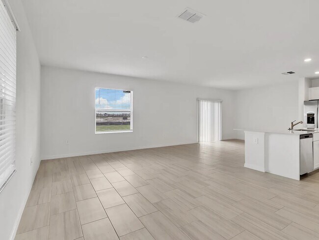 Building Photo - 13445 Prosperity Lks Blvd
