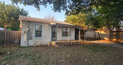 Building Photo - 5635 Millar Dr