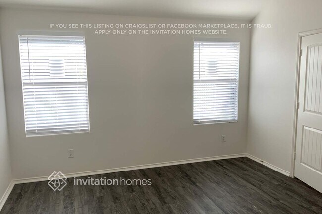 Building Photo - 1040 English Ivy Dr