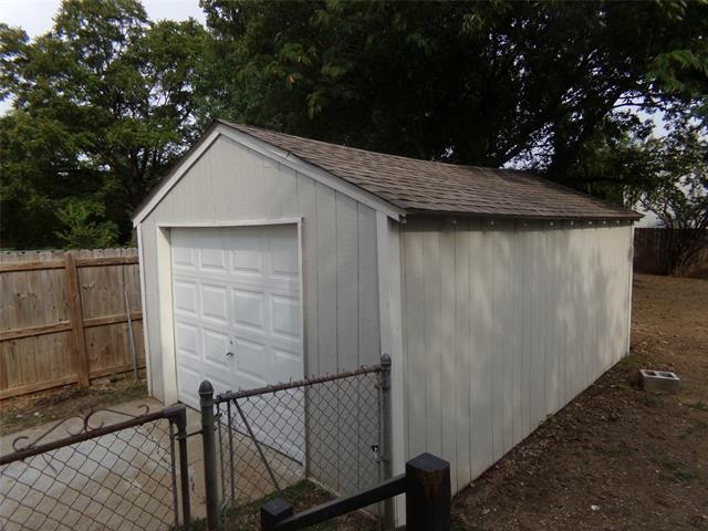 Building Photo - 1241 Sleepy Hollow Dr