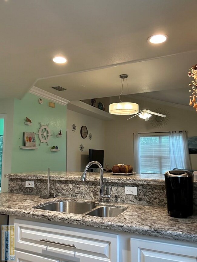 Building Photo - 111 E Polaris Dr