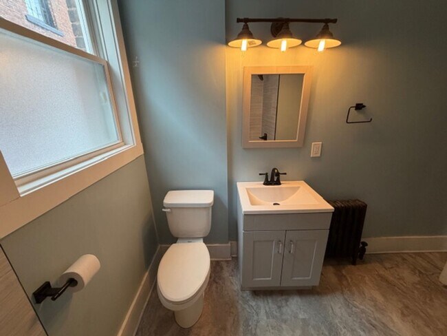 Building Photo - 3824 Tyler St