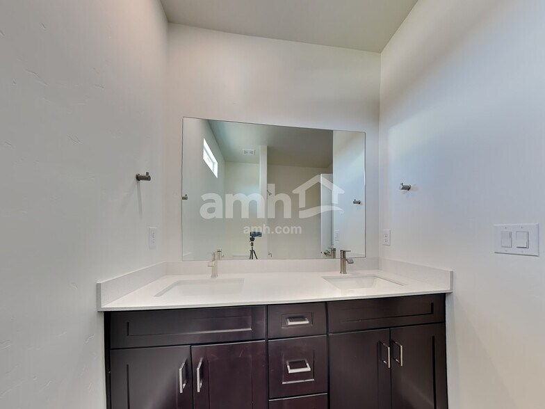 Building Photo - 5045 W White Ash Ct