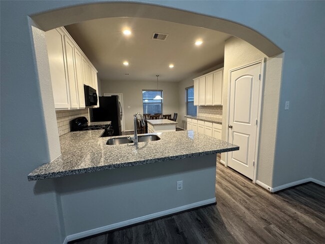 Building Photo - 10435 Moraine Lake Dr