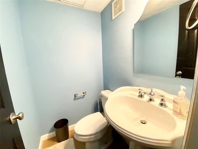 Building Photo - 4520 Holland Ave
