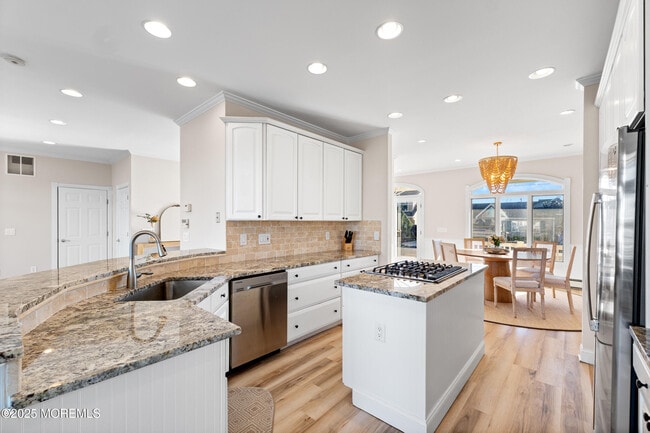 Building Photo - 3456 E Thistle Ave