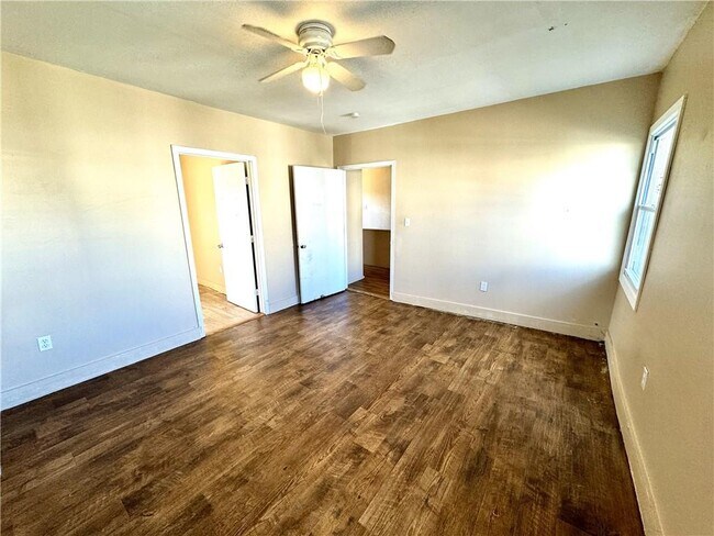 Building Photo - 24 Broad St