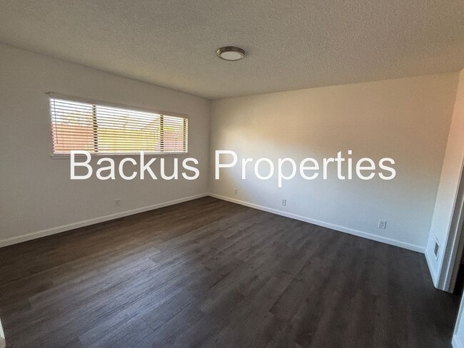 Building Photo - Wonderful Three bedroom Home in Greenfield