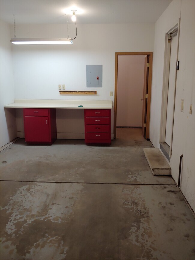 Building Photo - 8418 Everett Way