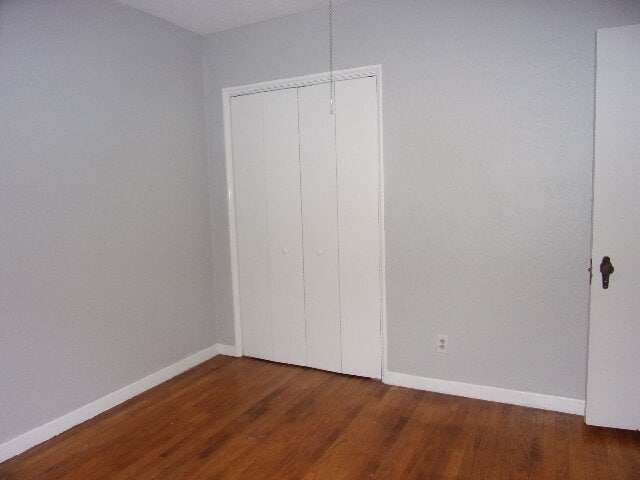 Building Photo - Walk to Lake Hollingsworth...Available Now