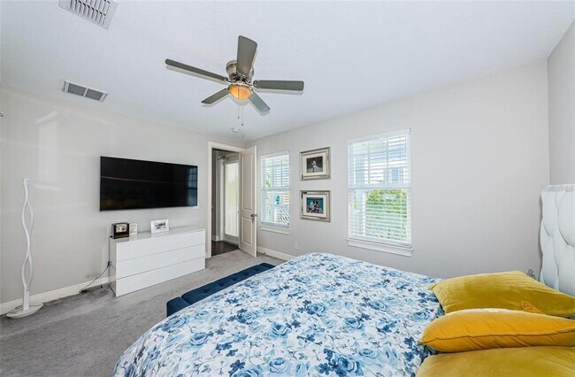 Building Photo - 7004 Grevilla Ave S