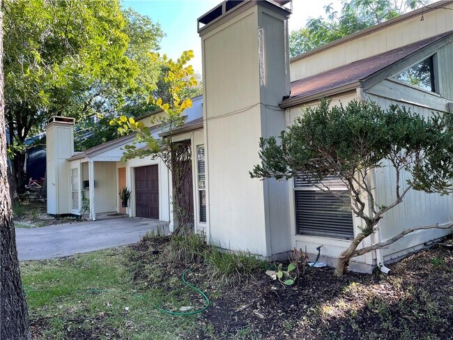 Building Photo - 1602 Southgate Cir