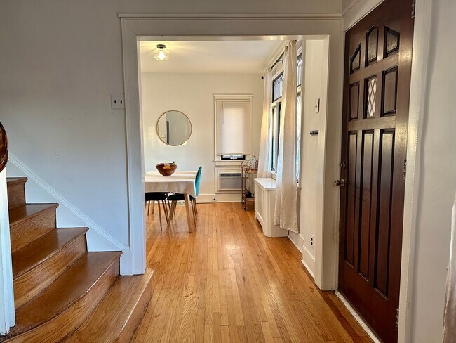 Building Photo - 311 Chandler St