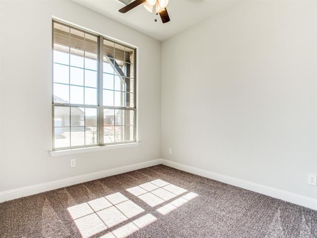 Building Photo - 524 Redbud Dr