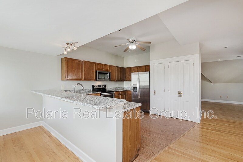 Building Photo - 101 E 14th St