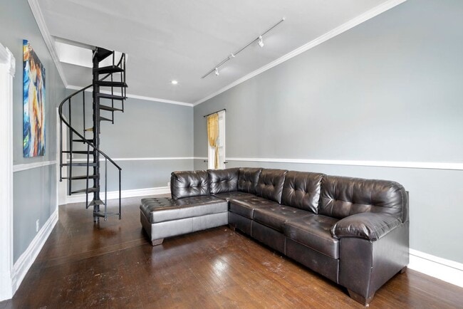Building Photo - Beautiful Home in Salt Lake Avenues (ABC S...