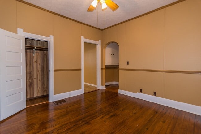 Building Photo - 821 S Anna Lee Ln