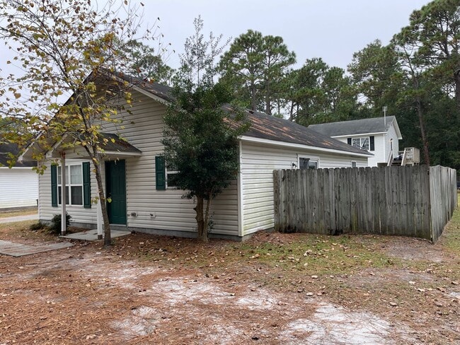 Building Photo - Masonboro Loop Rd | 3 Bedroom, 2 Bath
