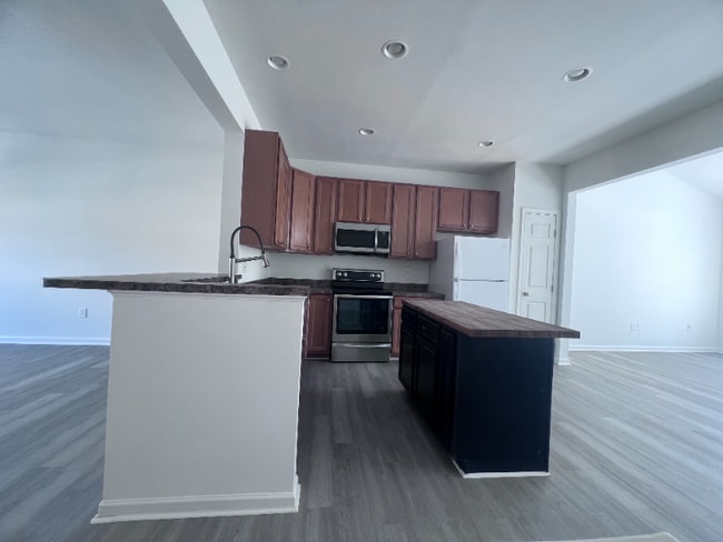 Building Photo - 23 Tidewater Terrace