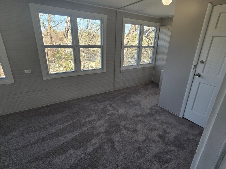 Building Photo - 3105 N Girard Ave