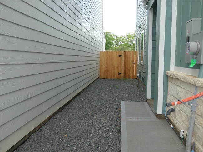 Building Photo - 701 Sand Dollar Dr