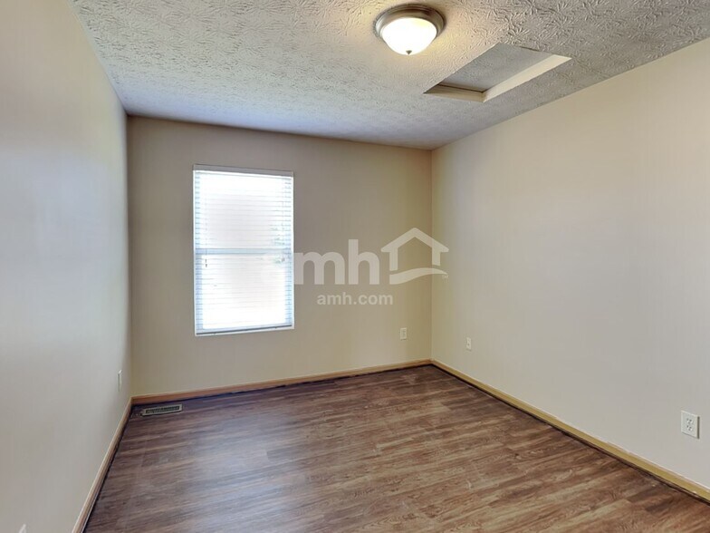 Building Photo - 2661 Spring Grove Ave