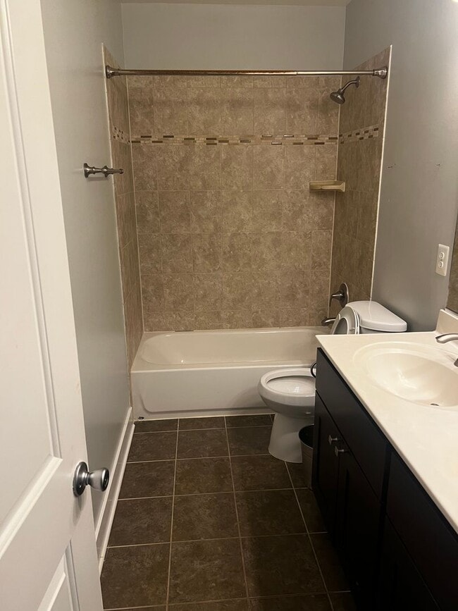 Building Photo - 1427 Monroe St NE