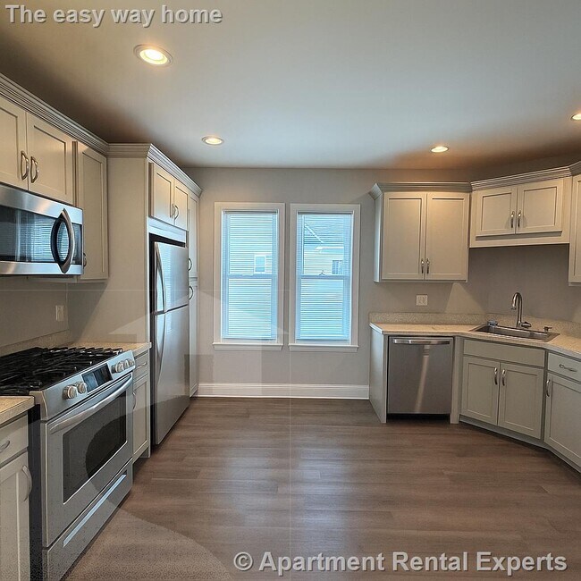 Building Photo - 103 Webster St