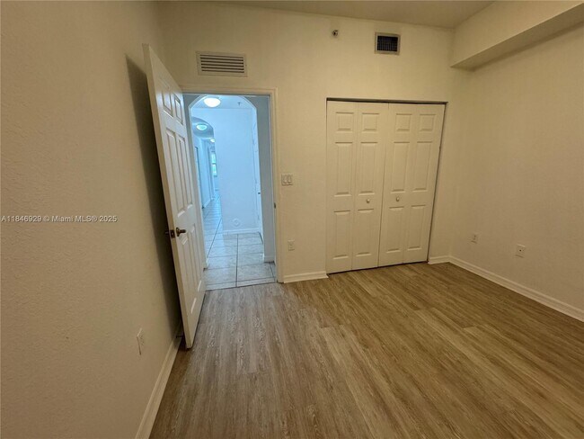 Building Photo - 10885 NW 89th Terrace