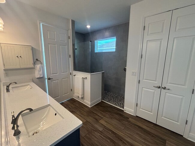 Building Photo - The best of the best in On Top of The World