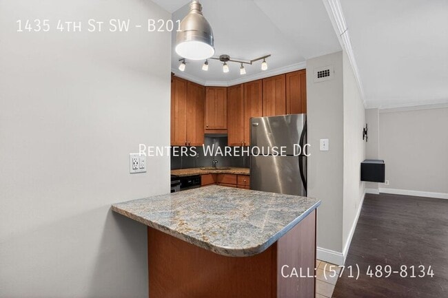 Building Photo - 1435 4th St SW
