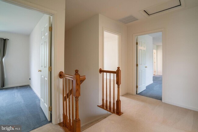 Building Photo - 10955 Southcoate Village Dr