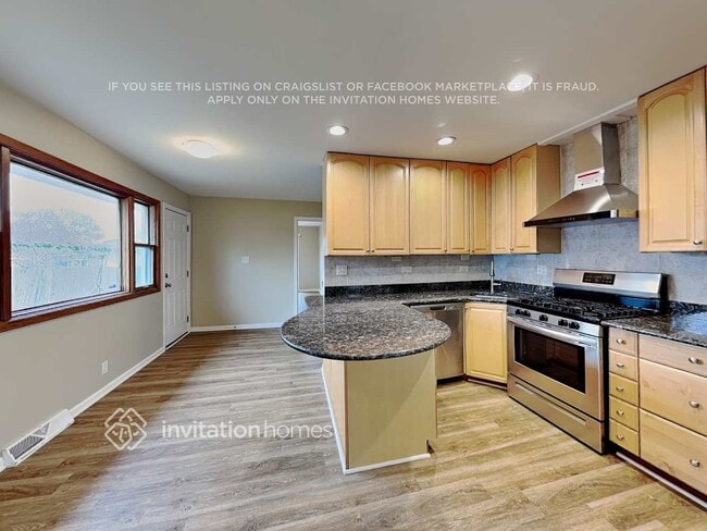 Building Photo - 21 Julie Dr