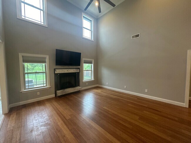 Building Photo - 514 Sapphire Dr