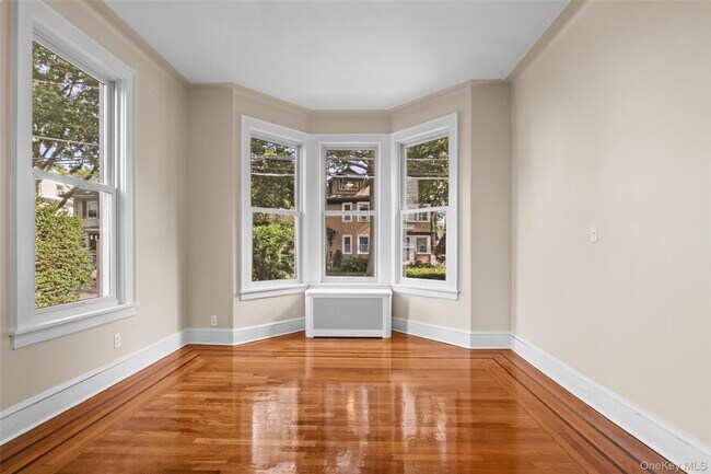 Building Photo - 78 Violet Ave