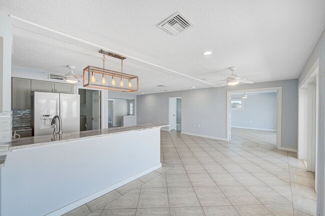 Building Photo - Waterfront 3BR/2BA Home – Walk to Beach + Boat Lift – $500 Off!