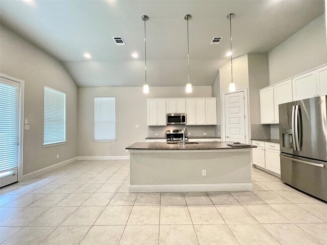 Building Photo - 6405 Coalinga Ln